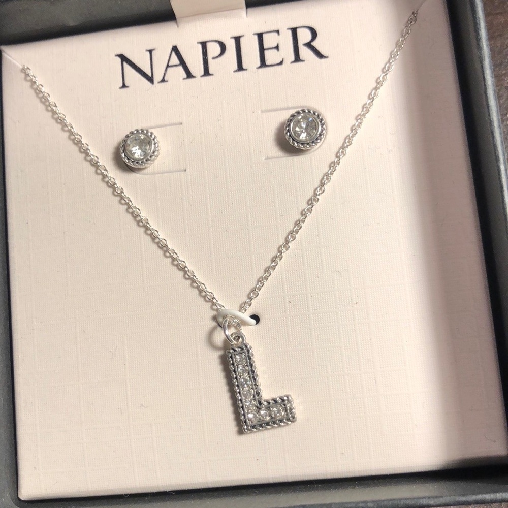 brand new necklace and earrings